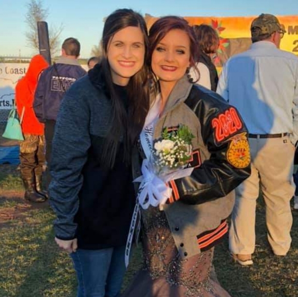 Meet your Posher, Terrie - Picture 2 of 4